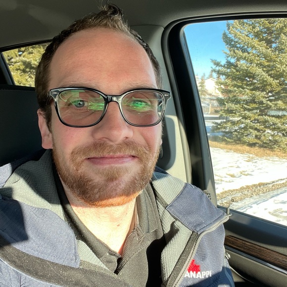 Meet your Posher, Derrick - Picture 2 of 2